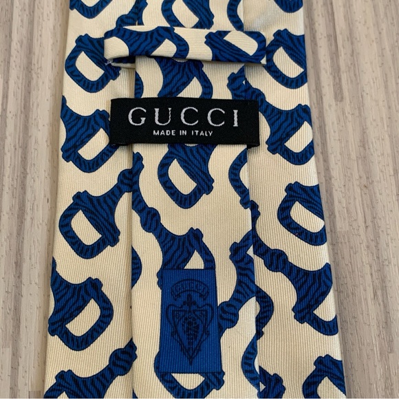 Authentic Gucci Silk Tie in Off White & Royal Blue - Picture 4 of 6